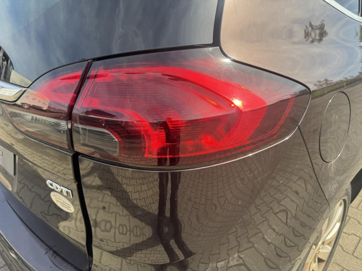 Opel Zafira C Tourer original R&uuml;cklicht R&uuml;ckleuchte Schlussleuchte rechts au&szlig;en LED Bj.2015